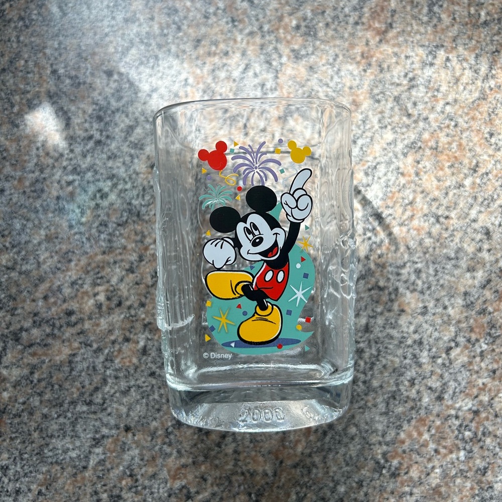 2000 McDonalds Walt Disney World Celebration Mickey Mouse Magic Kingdom Glass